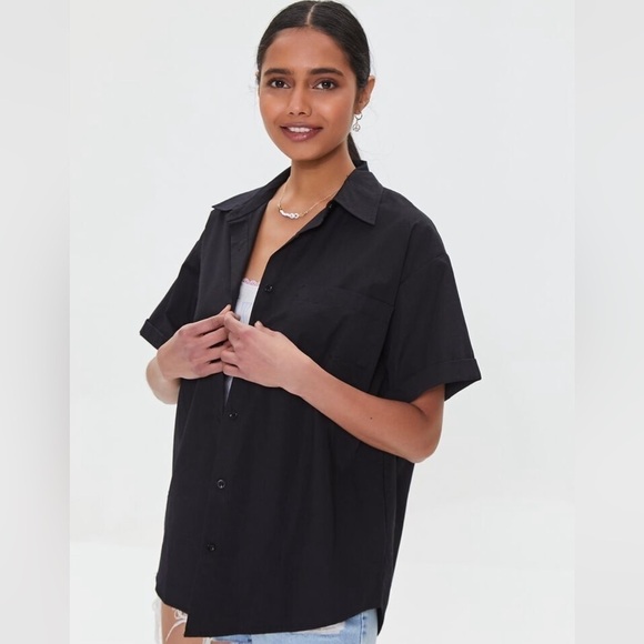 Forever21 white oversized button-front shirt- short sleeve - Picture 1 of 5